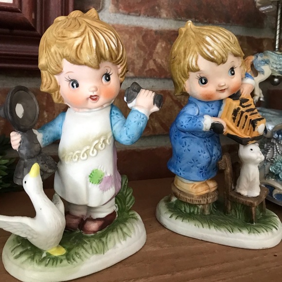 Rare Vintage 1970’s Porcelain Collector Set - Picture 2 of 9